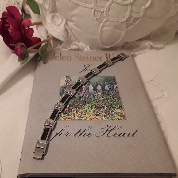 MEN'S STAINLESS STEEL NUTS & BOLTS BRACELET, 8.5 " - Picture 4 of 8